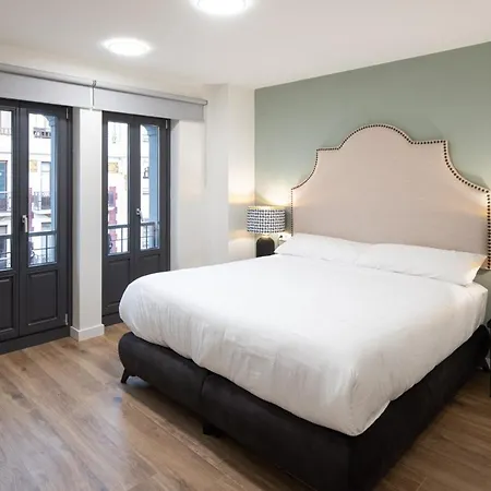 1907 Апартаменты *