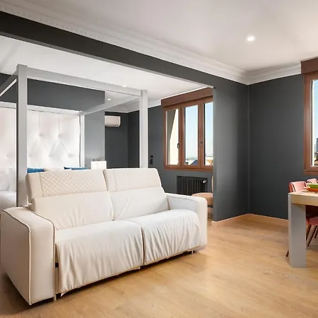 1907 Апартаменты *